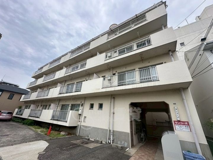 大阪府箕面市桜井2丁目の賃貸マンションの外観