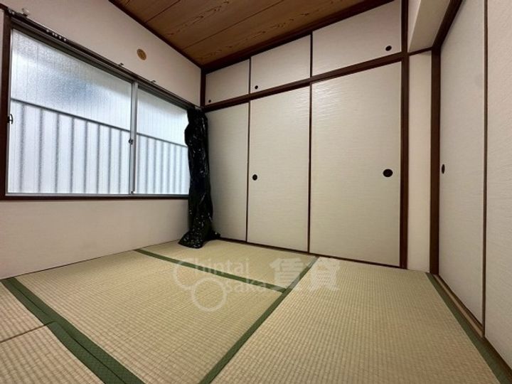大阪府箕面市桜井2丁目の賃貸マンションの居間