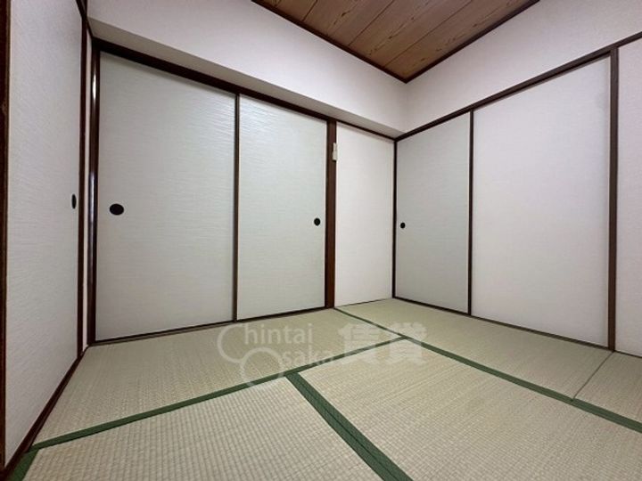 大阪府箕面市桜井2丁目の賃貸マンションの居間
