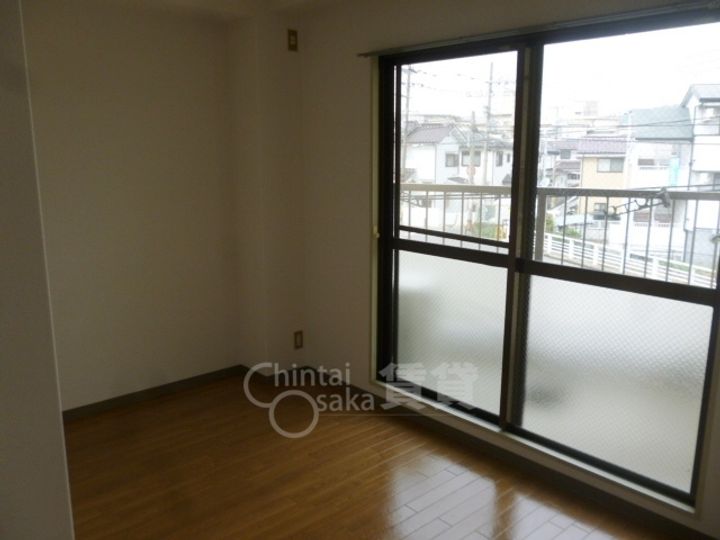 大阪府箕面市瀬川2丁目の賃貸マンションの子供部屋