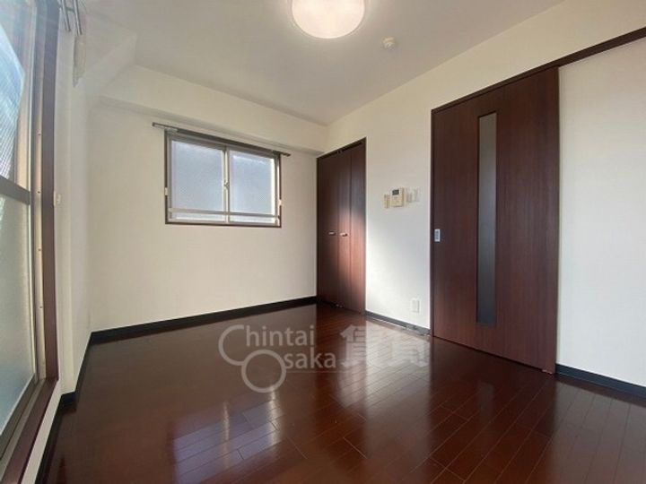 大阪府池田市栄本町の賃貸マンションの寝室