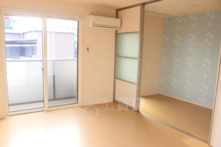 大阪府箕面市小野原東1丁目の賃貸アパートの居間