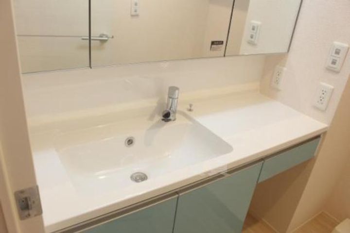 大阪府箕面市小野原東1丁目の賃貸アパートの内装