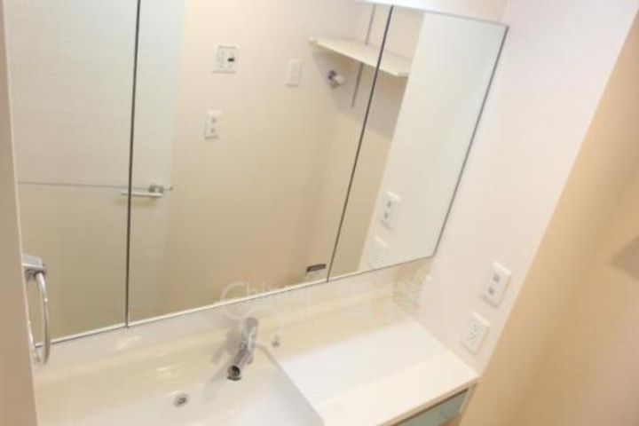 大阪府箕面市小野原東1丁目の賃貸アパートの内装