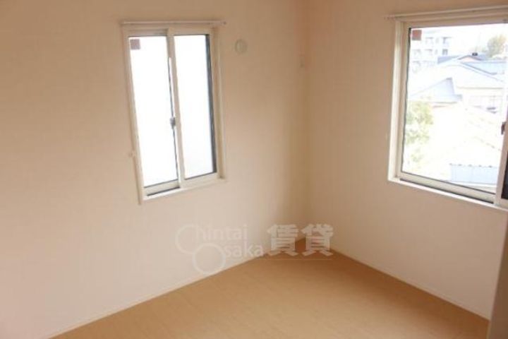 大阪府箕面市小野原東1丁目の賃貸アパートの居間