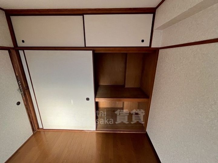 大阪府池田市八王寺1丁目の賃貸マンションの内装