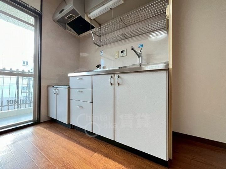 大阪府池田市八王寺1丁目の賃貸マンションのキッチン