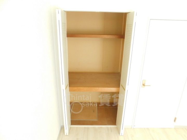 大阪府箕面市粟生間谷東5丁目の賃貸アパートの内装