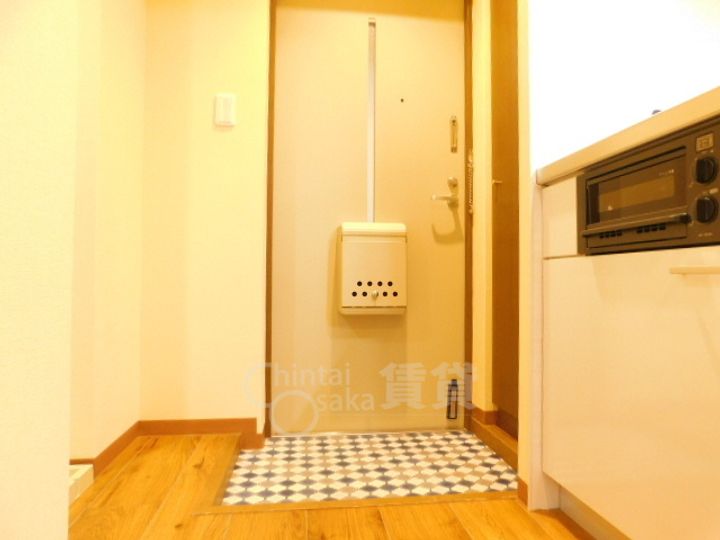 大阪府箕面市箕面8丁目の賃貸マンションの玄関