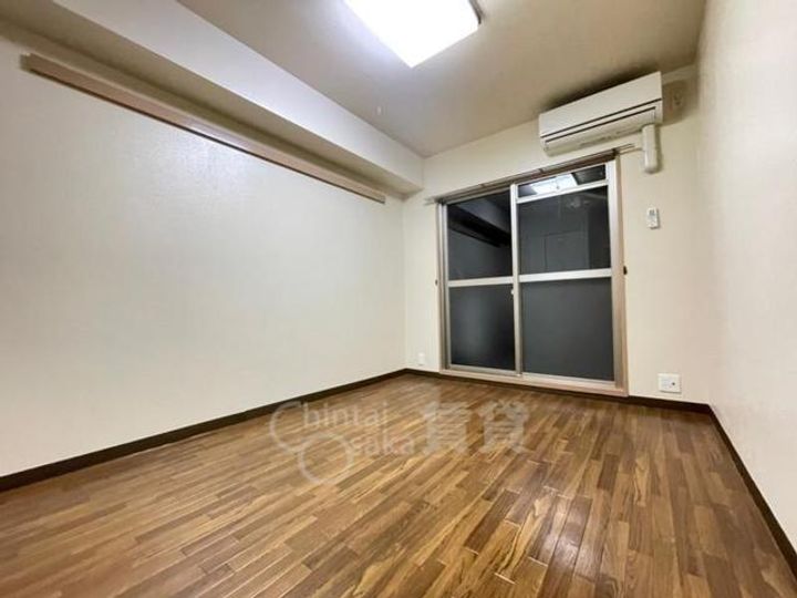 大阪府池田市豊島北1丁目の賃貸マンションの居間