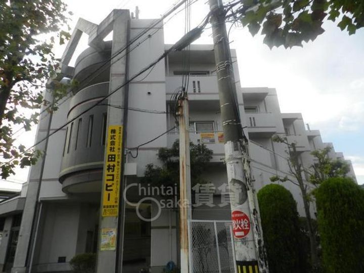 大阪府箕面市箕面4丁目の賃貸マンションの外観
