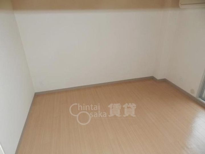 大阪府箕面市箕面4丁目の賃貸マンションの居間