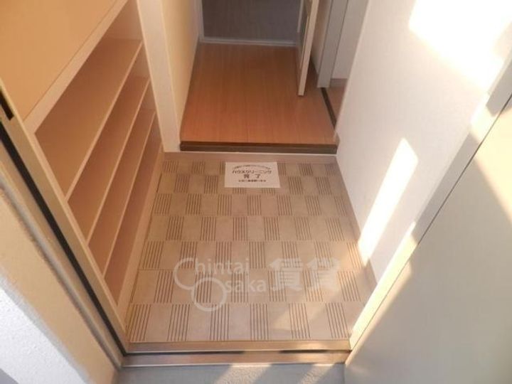 大阪府箕面市箕面4丁目の賃貸マンションの玄関