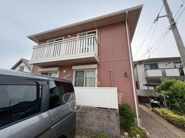 兵庫県川西市加茂2丁目の賃貸アパートの外観