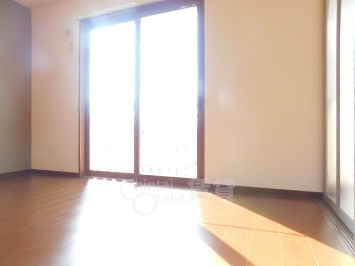 兵庫県川西市加茂2丁目の賃貸アパートの居間