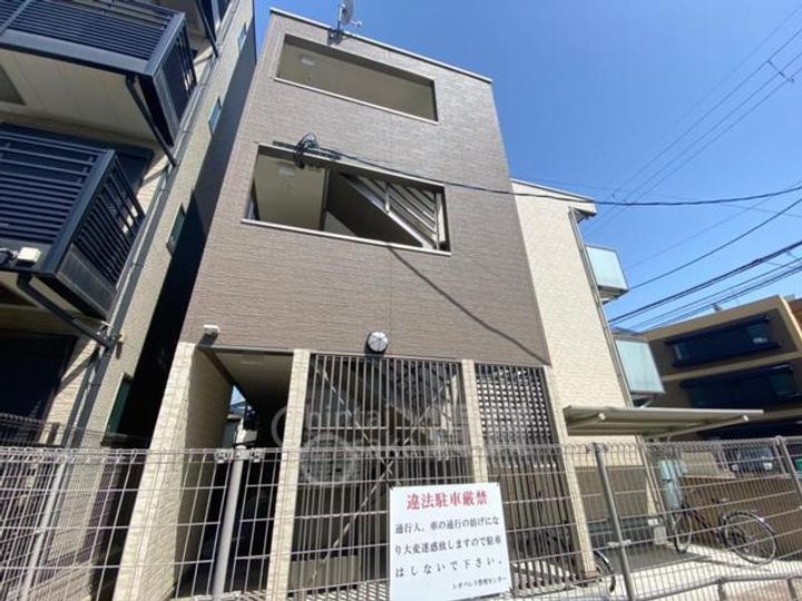 大阪府池田市石橋4丁目の賃貸アパートの外観