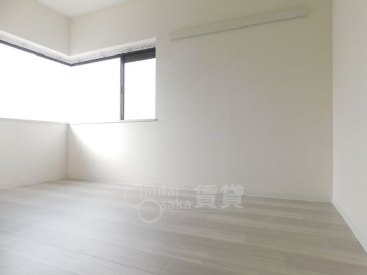 大阪府豊中市新千里南町2丁目の賃貸マンションの居間