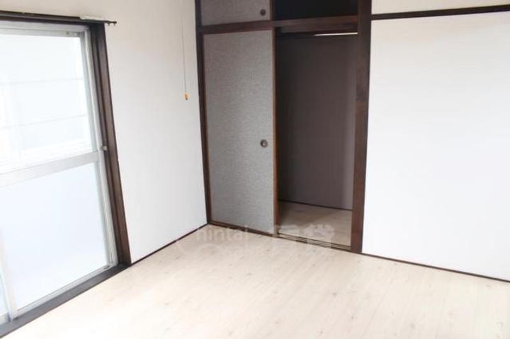 大阪府池田市住吉1丁目の賃貸マンションの居間