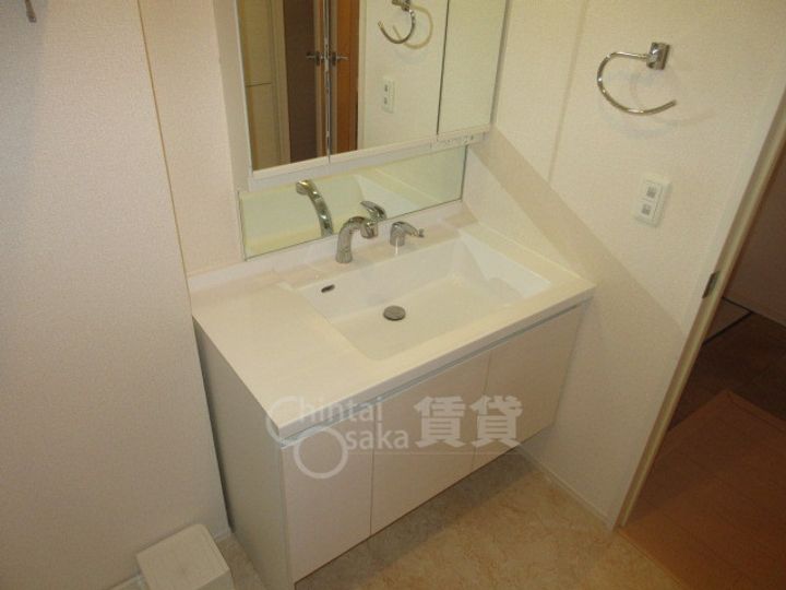 大阪府箕面市彩都粟生南3丁目の賃貸アパートの内装