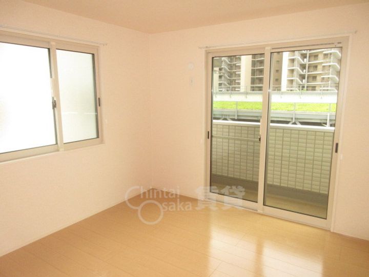 大阪府箕面市彩都粟生南3丁目の賃貸アパートの居間