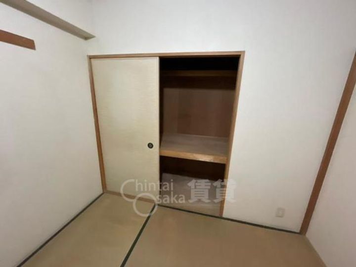 兵庫県宝塚市平井1丁目の賃貸マンションの内装