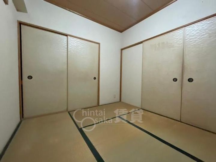 兵庫県宝塚市平井1丁目の賃貸マンションの居間