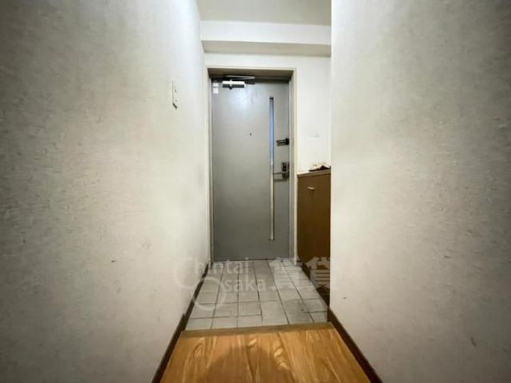 兵庫県宝塚市平井1丁目の賃貸マンションの玄関