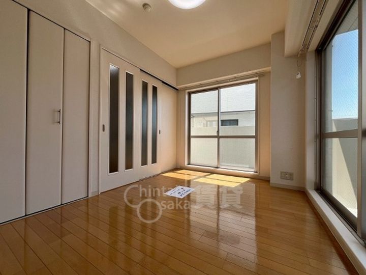 大阪府池田市天神2丁目の賃貸マンションの居間