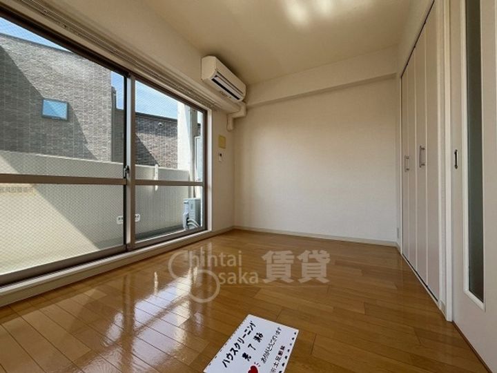 大阪府池田市天神2丁目の賃貸マンションの居間