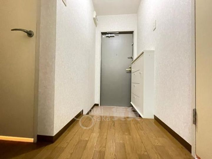 大阪府箕面市稲5丁目の賃貸マンションの玄関