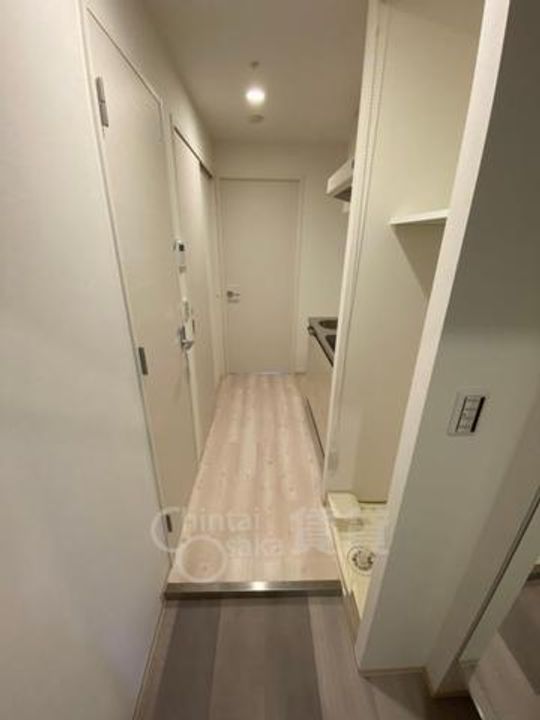 大阪府池田市新町の賃貸マンションの玄関