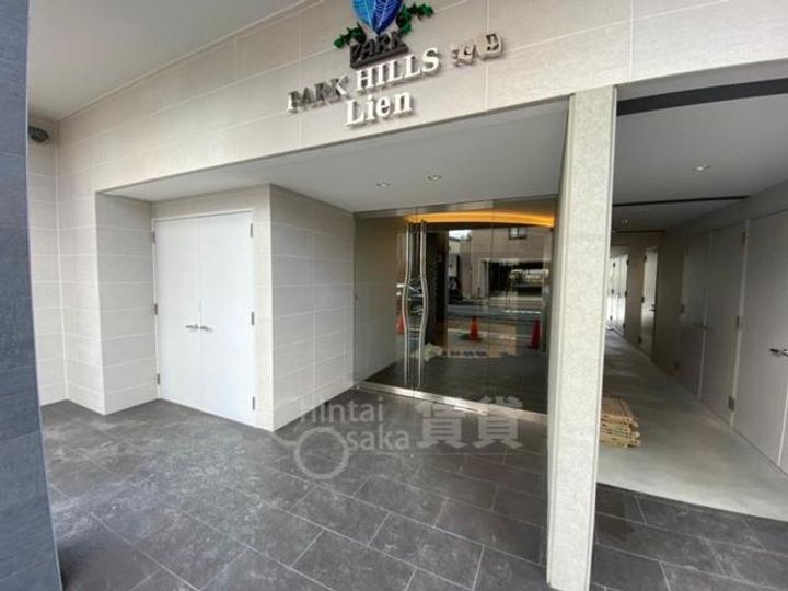 大阪府池田市新町の賃貸マンションの玄関