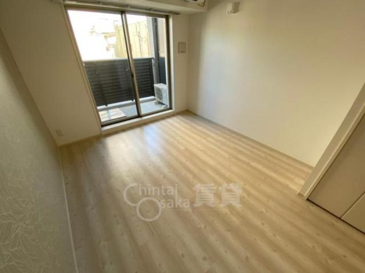 大阪府池田市新町の賃貸マンションの居間