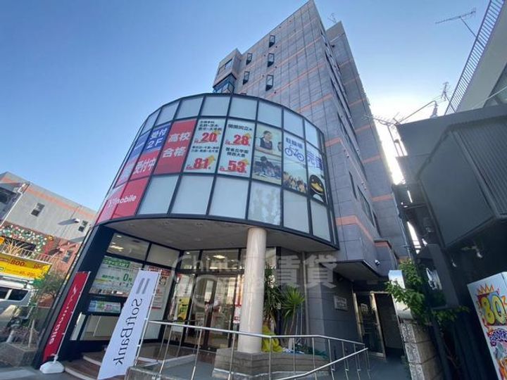 大阪府箕面市西小路2丁目の賃貸マンションの外観