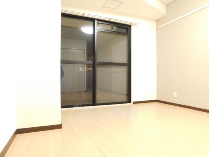 大阪府箕面市西小路2丁目の賃貸マンションの寝室