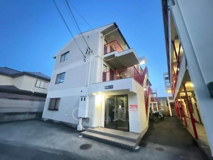 大阪府池田市天神2丁目の賃貸マンションの外観