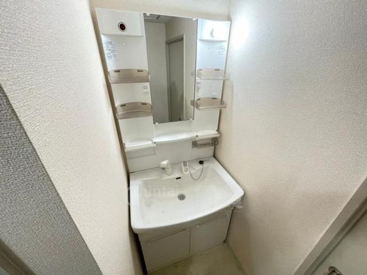 大阪府箕面市新稲7丁目の賃貸マンションの内装
