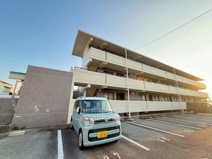 大阪府箕面市新稲7丁目の賃貸マンションの外観