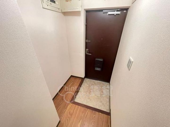大阪府箕面市新稲7丁目の賃貸マンションの玄関