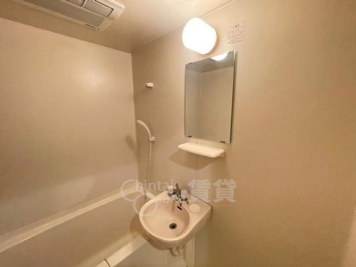 大阪府箕面市西小路3丁目の賃貸マンションの内装