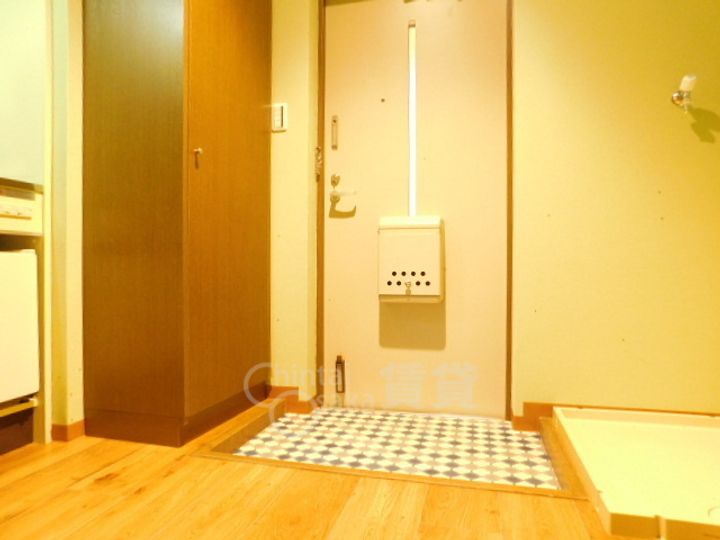 大阪府箕面市箕面8丁目の賃貸マンションの玄関