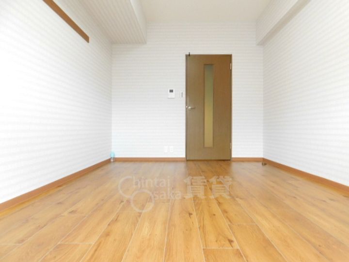 大阪府箕面市箕面8丁目の賃貸マンションの居間