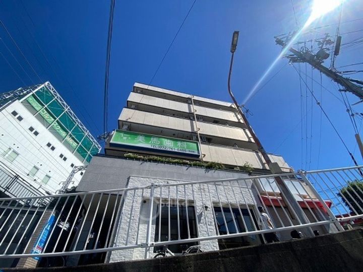 大阪府池田市天神1丁目の賃貸マンションの外観