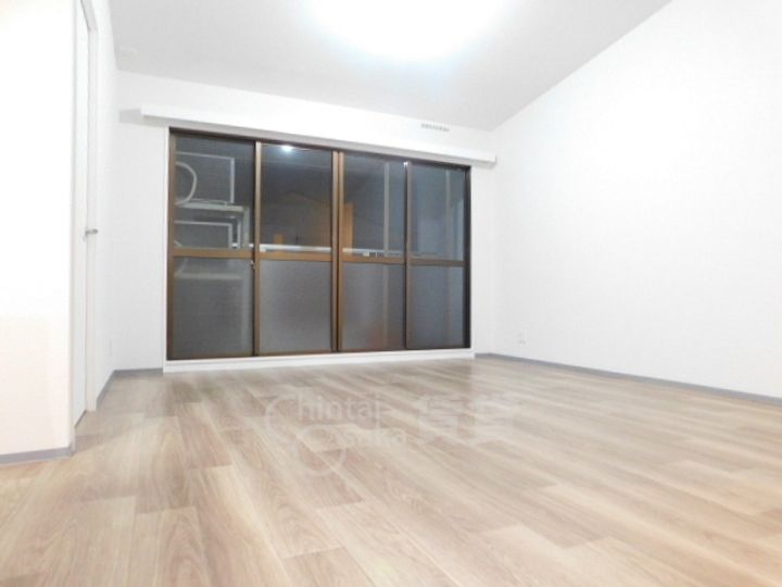 大阪府箕面市小野原東2丁目の賃貸マンションの居間