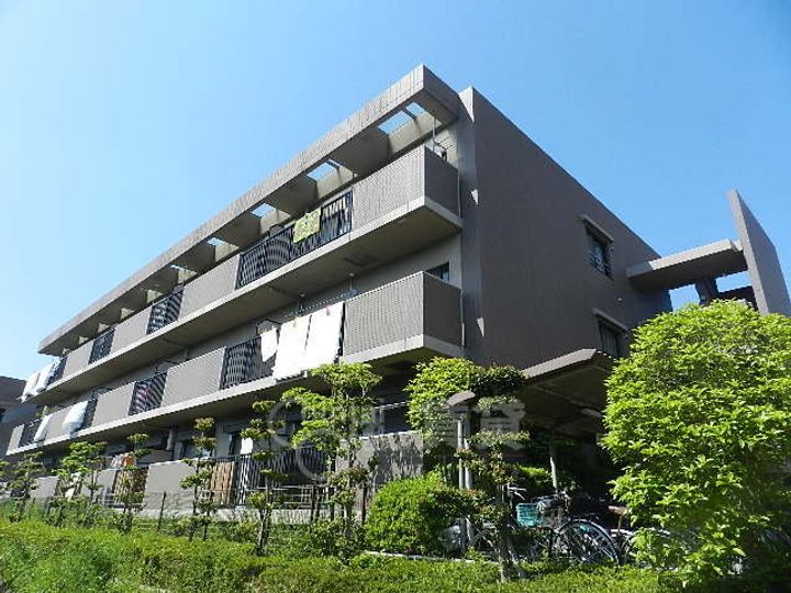 大阪府池田市上池田2丁目の賃貸マンションの外観
