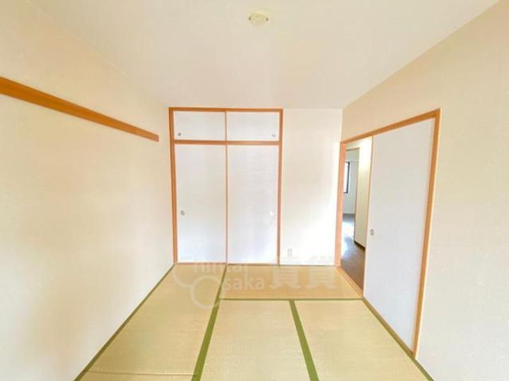 大阪府池田市上池田2丁目の賃貸マンションの居間