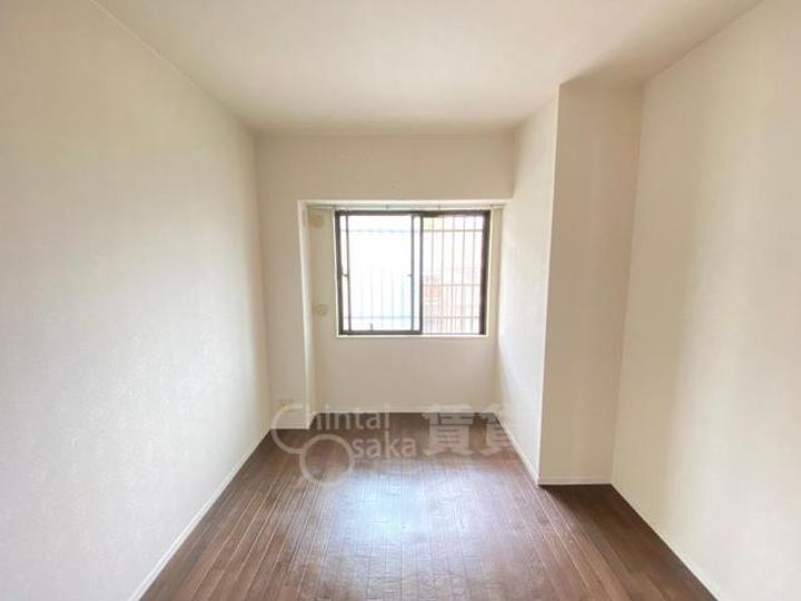 大阪府池田市上池田2丁目の賃貸マンションの居間