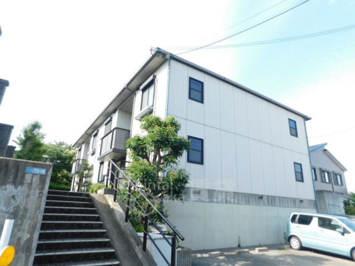 兵庫県川西市寺畑2丁目の賃貸アパートの外観
