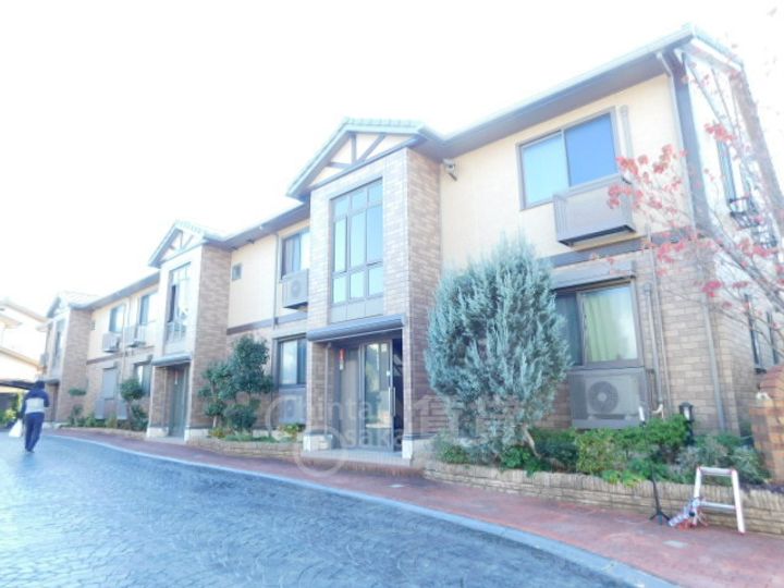 大阪府池田市神田4丁目の賃貸アパートの外観