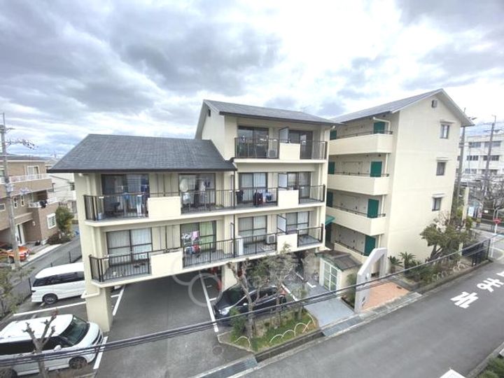 大阪府箕面市小野原東2丁目の賃貸マンションの外観